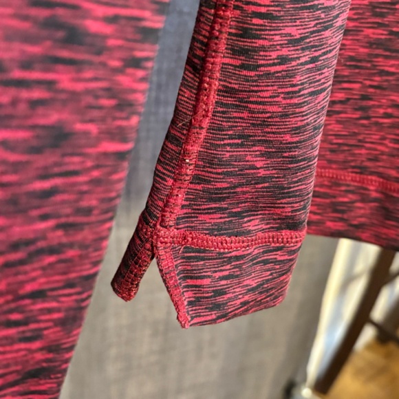 Cuddl Duds Women's Flex Fit Long Sleeve Top SZ Large Wine Thumb Holes - Picture 7 of 9